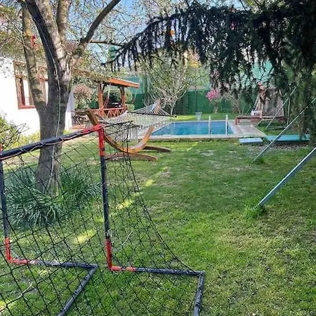 Muestakil Isitmali Havuzlu Zeyfat Sapanca